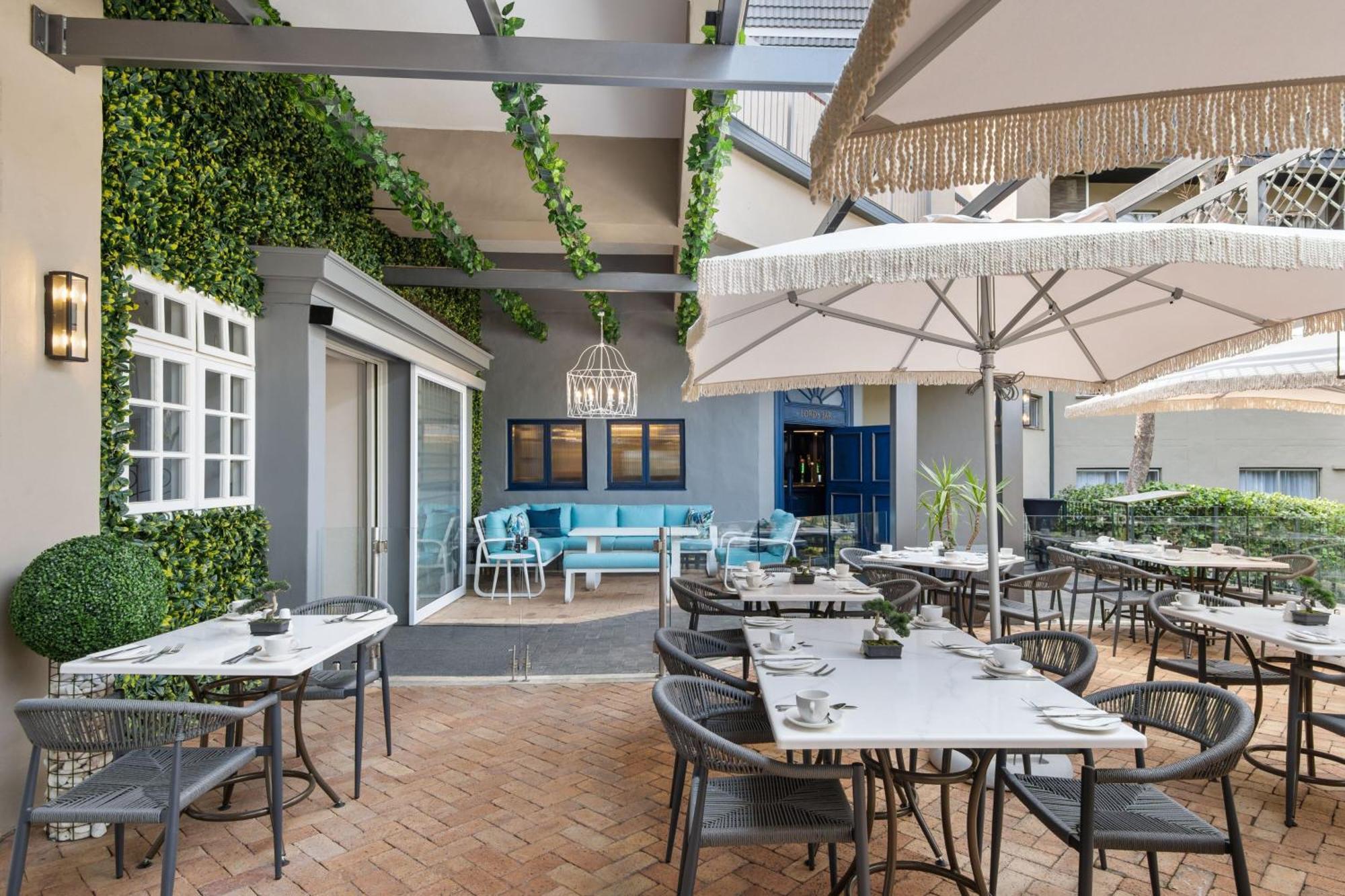 Protea Hotel By Marriott Johannesburg Balalaika Sandton Exteriér fotografie