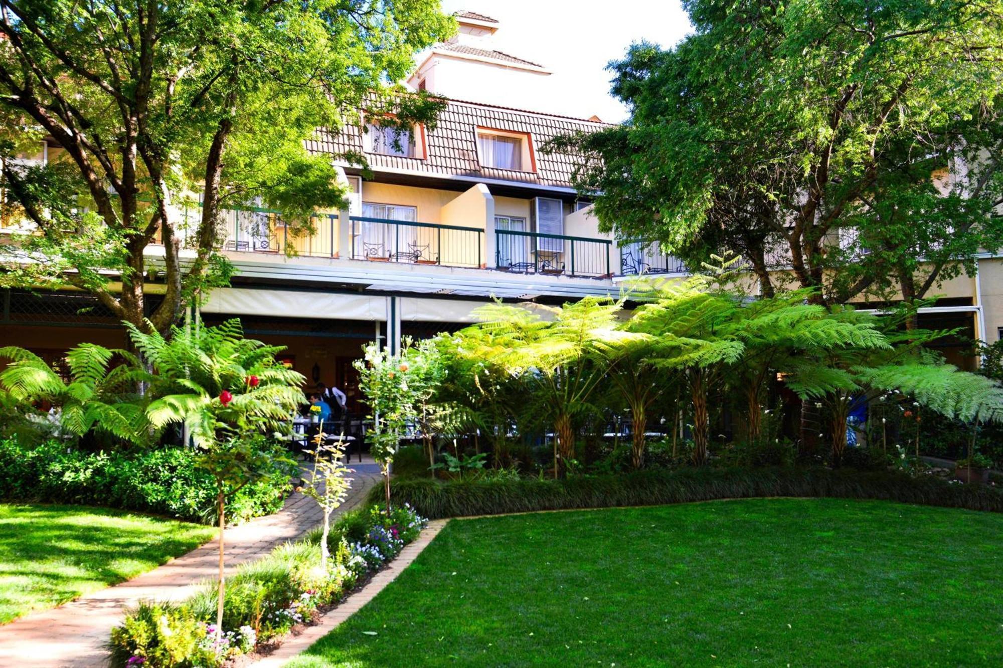 Protea Hotel By Marriott Johannesburg Balalaika Sandton Exteriér fotografie