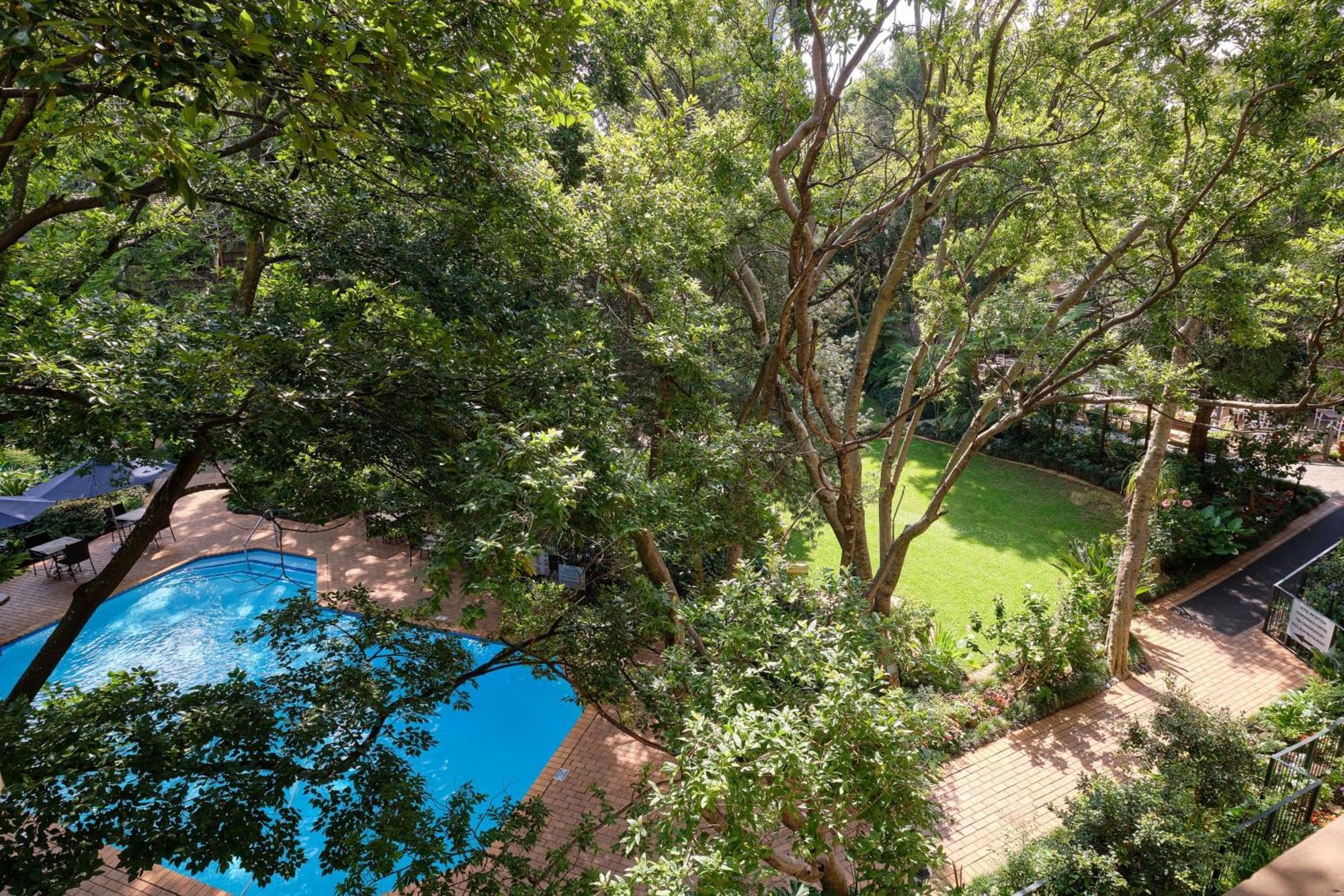 Protea Hotel By Marriott Johannesburg Balalaika Sandton Exteriér fotografie
